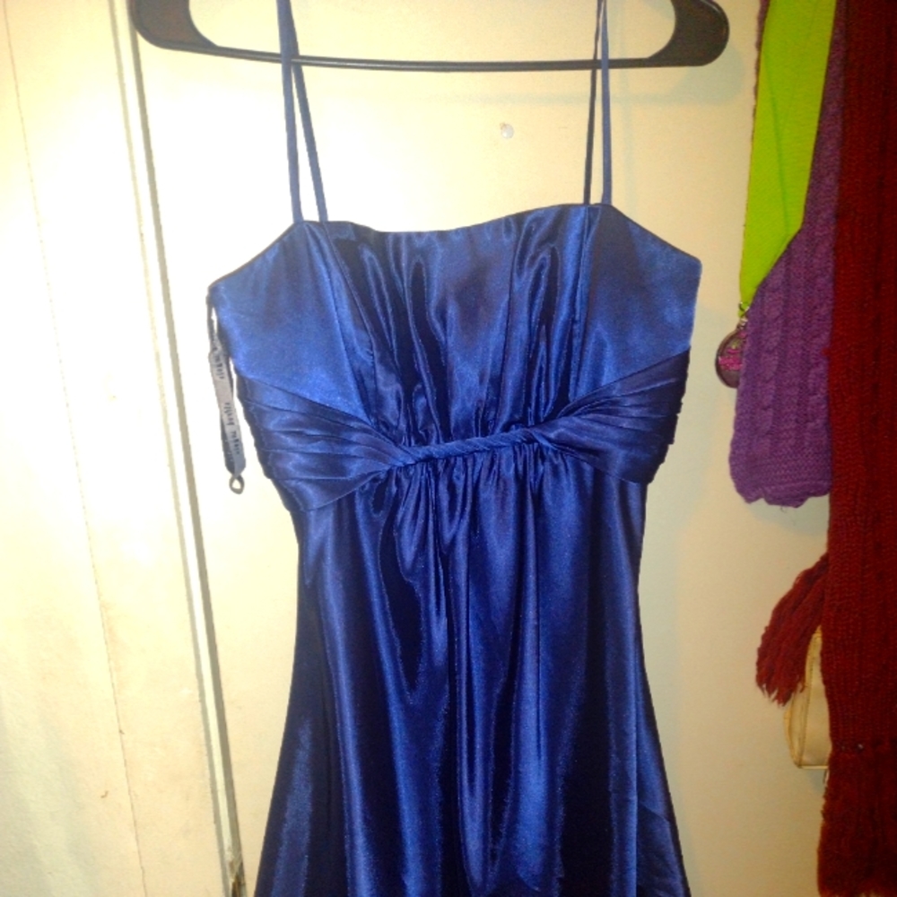 Short blue dress.